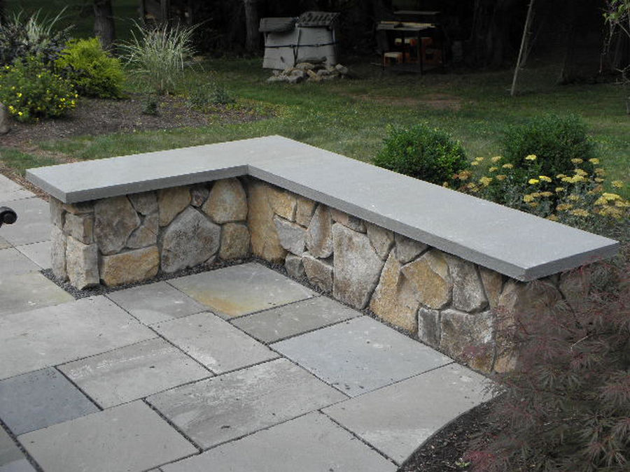 Bluestone capped Natural Stone Seating Wall – Martinsville – NJ
